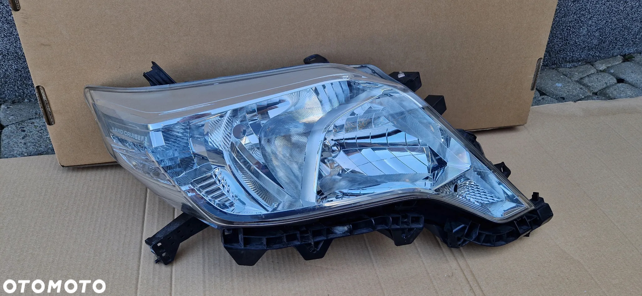 LAMPA PRAWA TOYOTA LAND CRUISER J150 LIFT 13-16 - 2