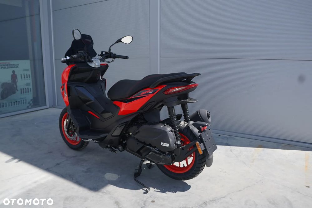 Aprilia SR - 8