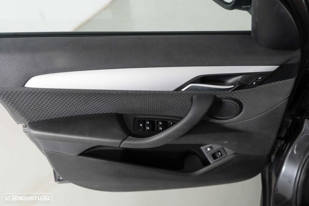 BMW X1 25 e xDrive Corporate Edition - 19