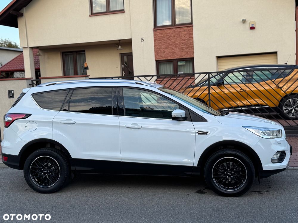 Ford Kuga 1.5 EcoBoost 2x4 Titanium - 5