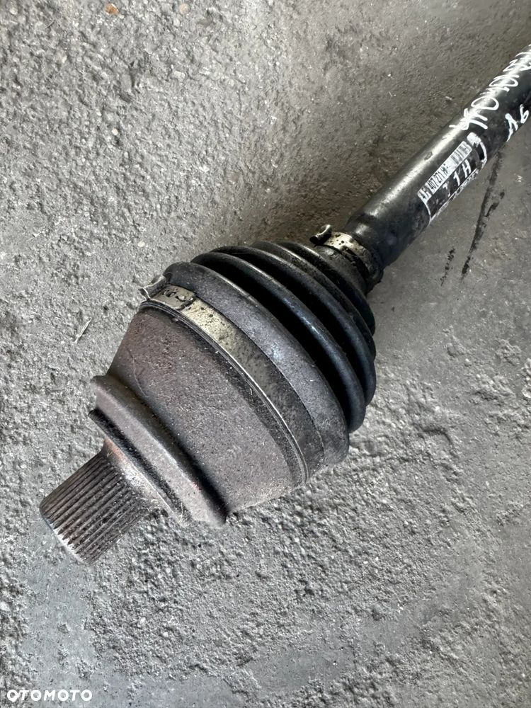 Półoś lewa przednia Audi A6 C6 automat  4F0407271H - 2