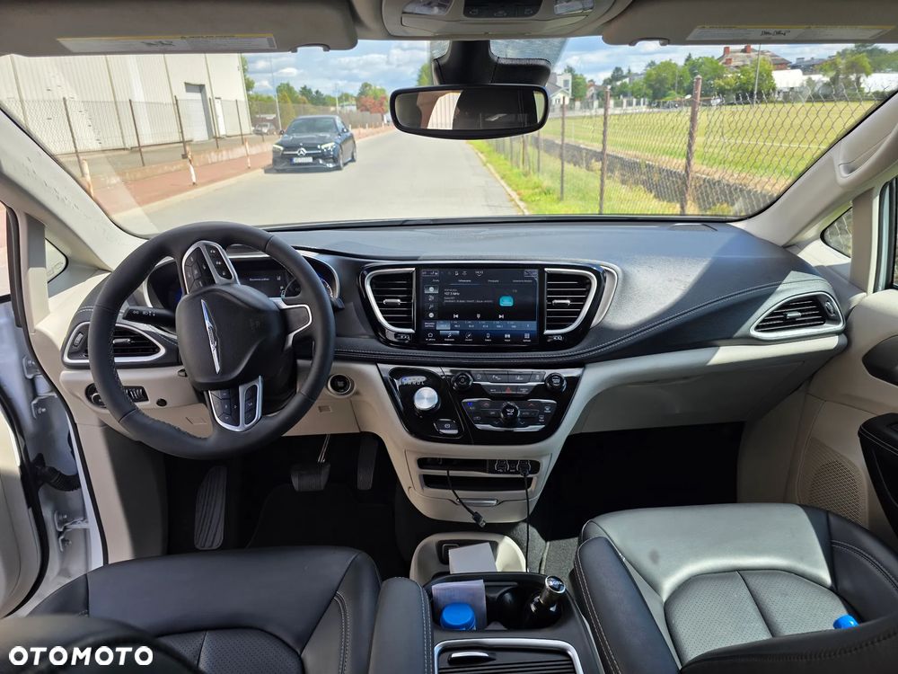 Chrysler Pacifica - 13