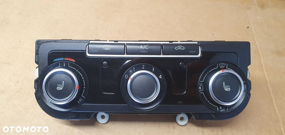 Panel nawiewu klimatyzacji klimy VW Caddy III Lift 5HB011292 - 1