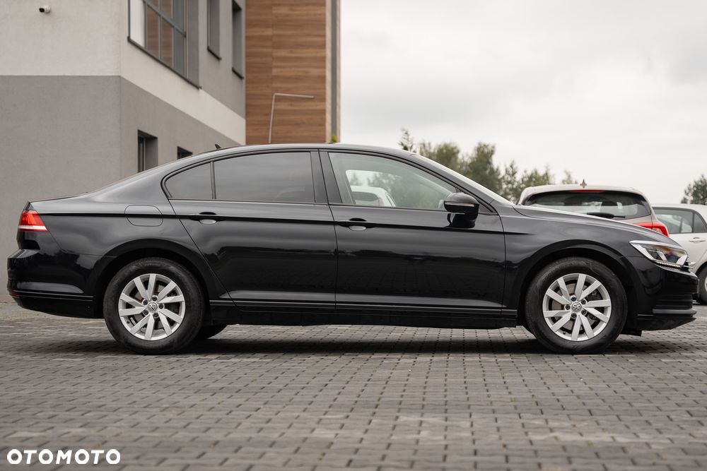 Volkswagen Passat 1.6 TDI BMT Trendline - 17