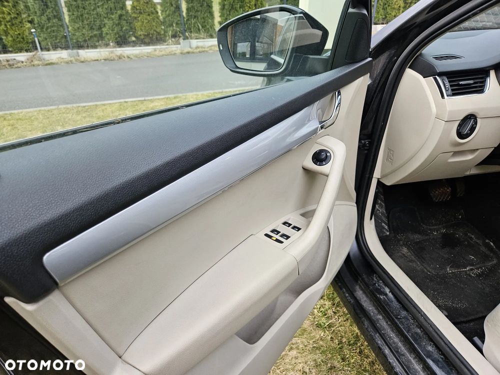 Skoda Octavia 1.8 TSI Elegance DSG - 4