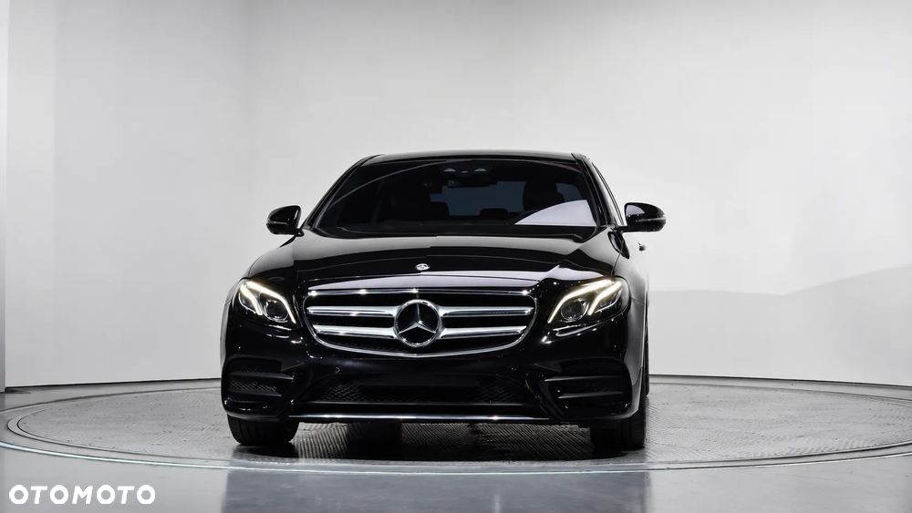 Mercedes-Benz Klasa E 300 9G-TRONIC AMG Line - 3