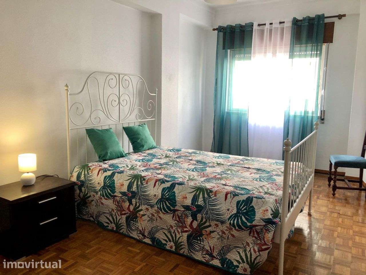 Quarto, apenas raparigas - Santiago do Cacém, centro da cidade - Grande imagem: 4/5