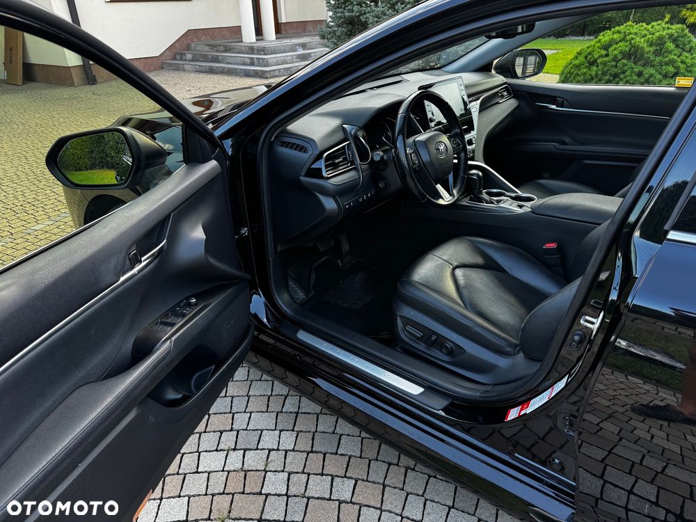 Toyota Camry 2.5 Hybrid Executive CVT - 8