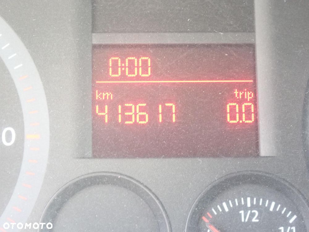 CZĘŚCI - Vw Caddy III 2K 1,9 TDI 105KM BJB 5B GQR lakier LA7W 2005r. INDEX - 10007 - 13