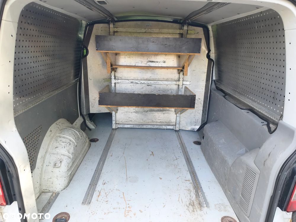 Volkswagen Transporter - 13