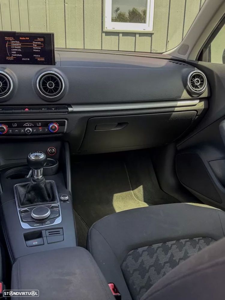 Audi A3 Sportback 1.6 TDI Advance Ultra - 13