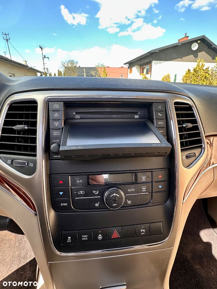 Jeep Grand Cherokee - 38