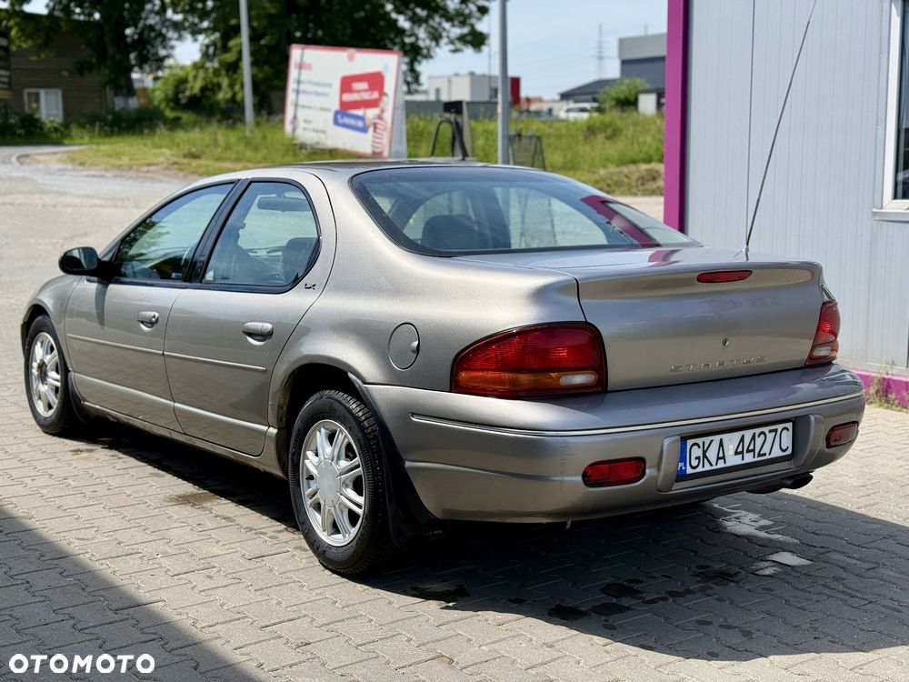 Chrysler Stratus - 2
