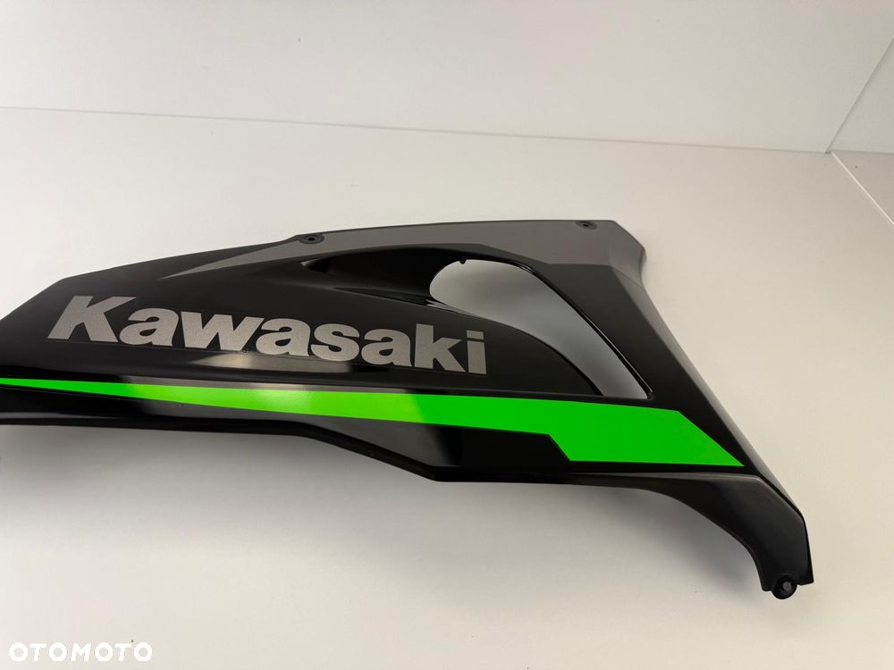 Prawy dolny pług owiewka Kawasaki ZX6R Ninja 2023+ - 11