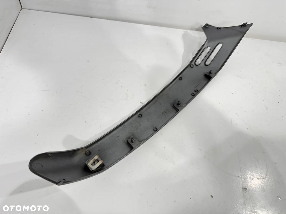 Listwa tył prawa Piaggio Vespa 125 GTS - 3