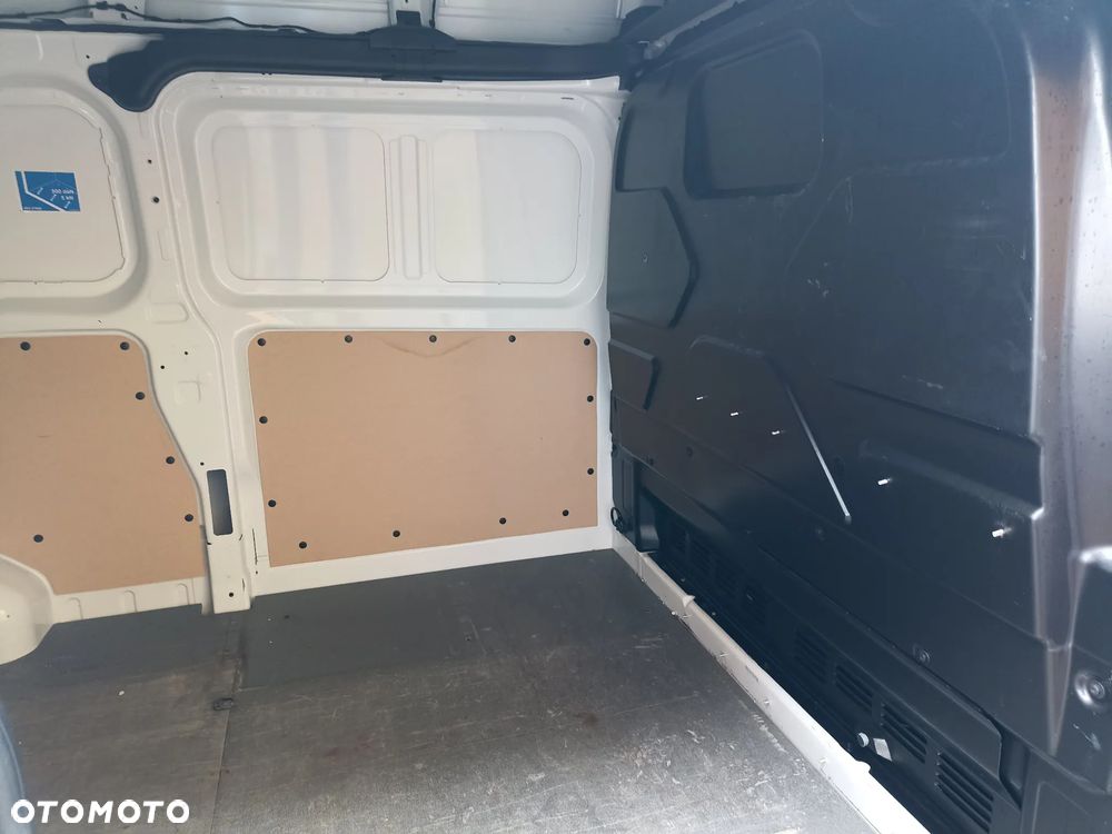 Ford TRANSIT CUSTOM - 9