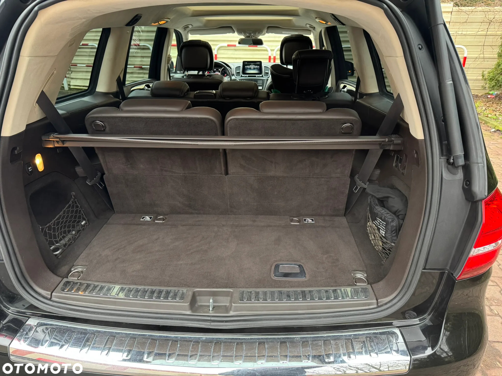 Mercedes-Benz GLS 350 d 4-Matic - 9