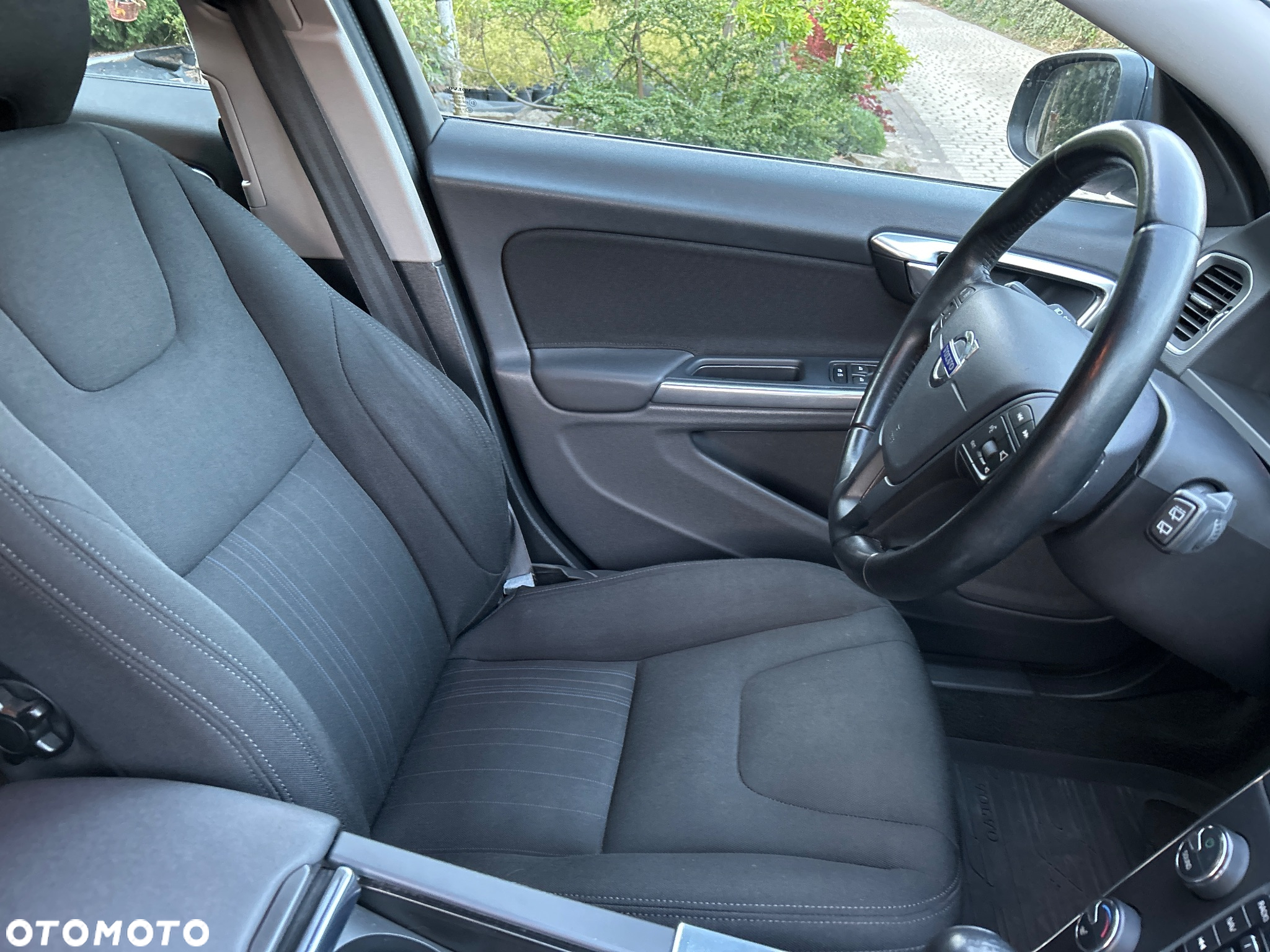 Volvo V60 DRIVe - 28
