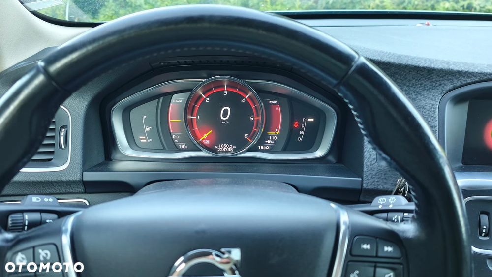 Volvo V60 D6 AWD Plug-in Hybrid Summum - 18