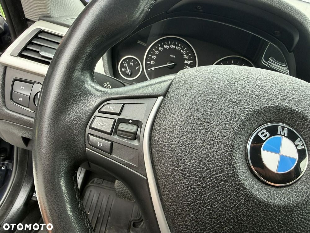 BMW 3GT 320i Sport - 15