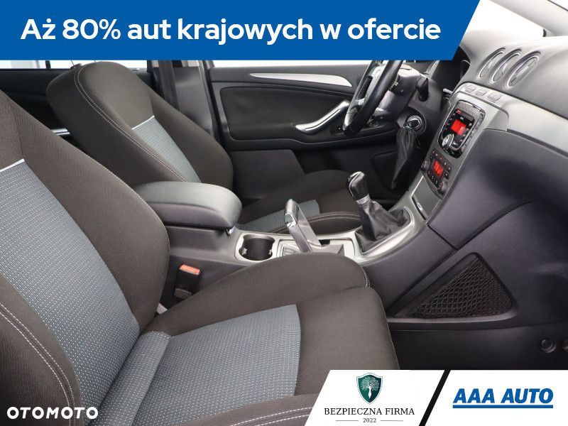 Ford S-Max - 11