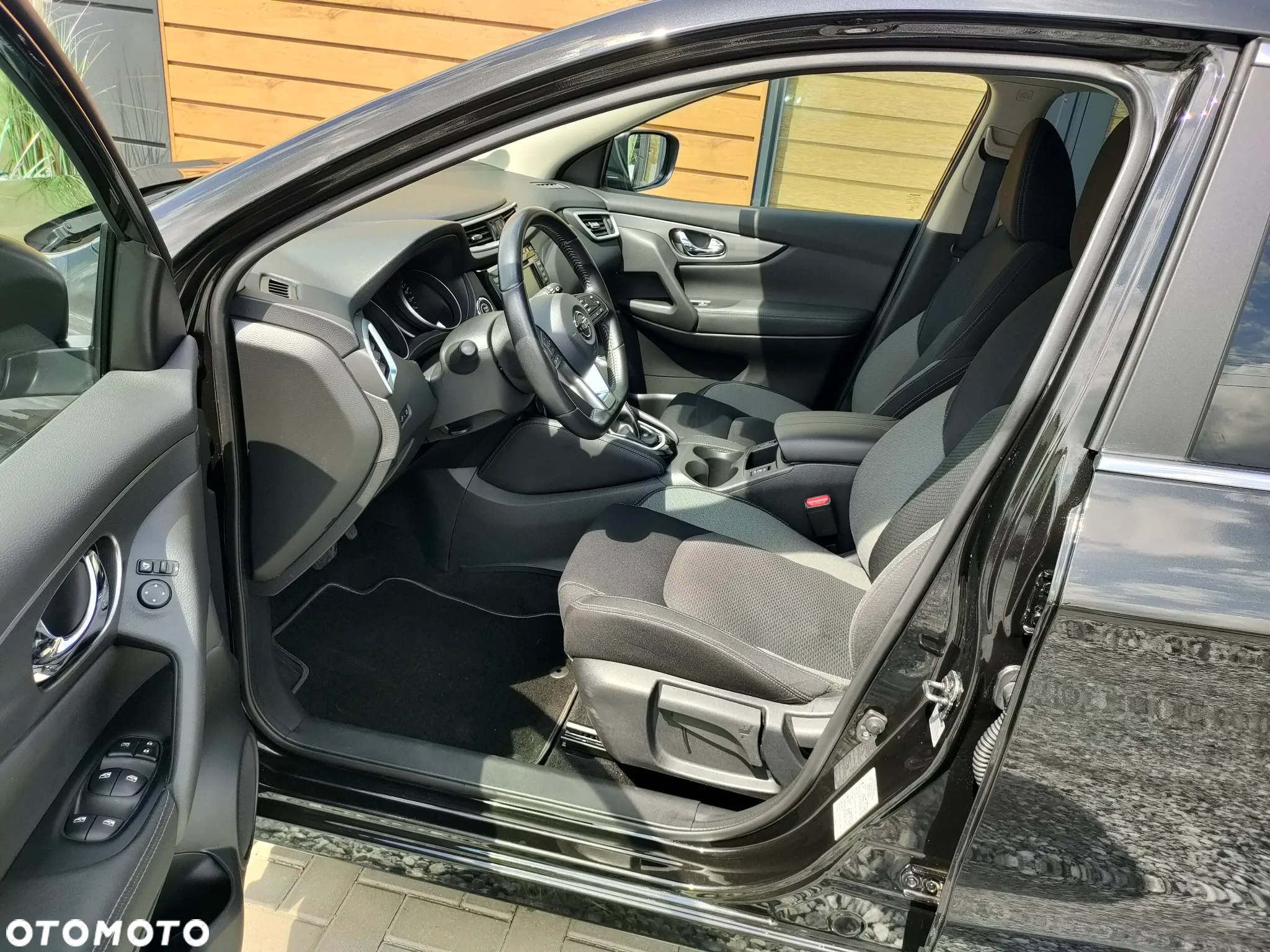 Nissan Qashqai 1.3 DIG-T N-Connecta DCT - 10