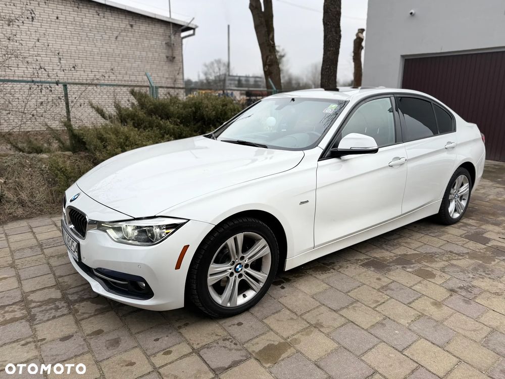 BMW Seria 3 328i xDrive Sport Line - 17