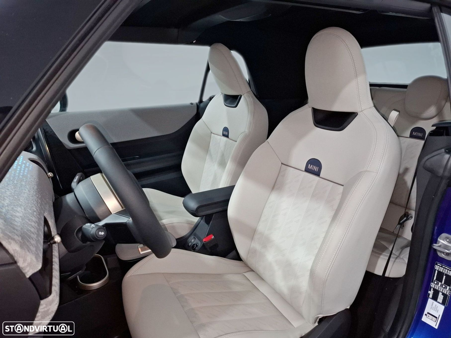 MINI Cabrio Cooper C Favoured M - 11