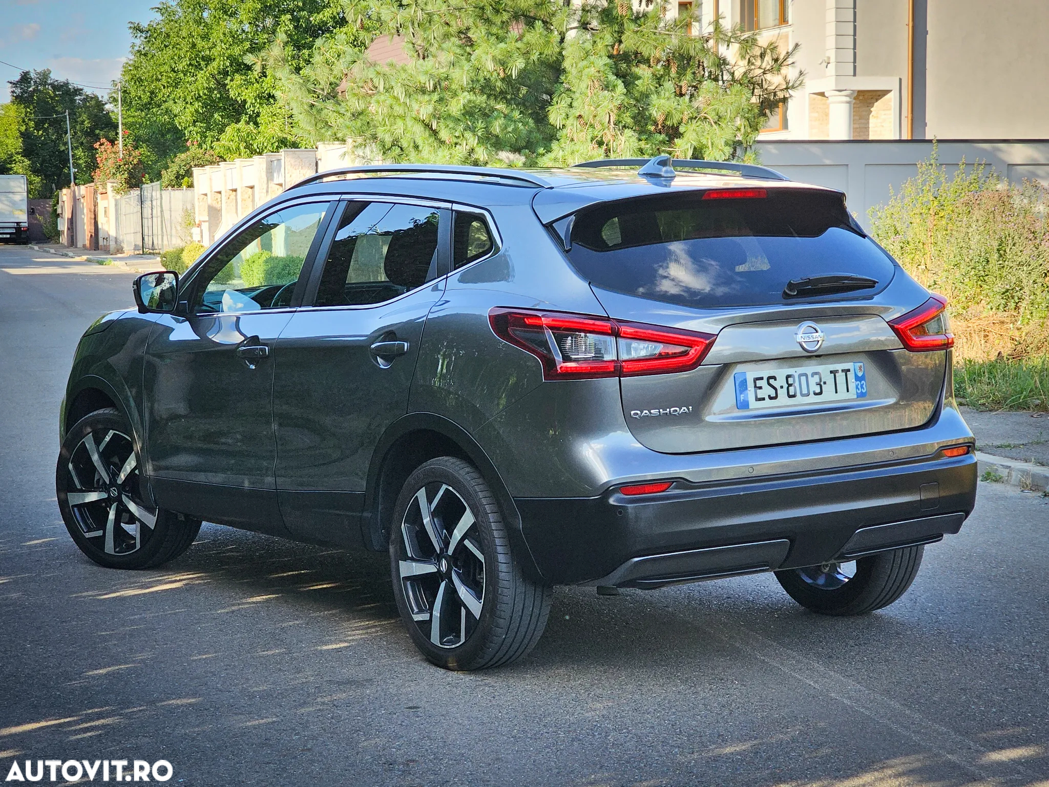 Nissan Qashqai 1.6 DCI Xtronic TEKNA+ - 6