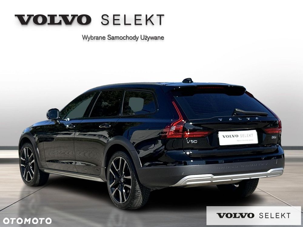 Volvo V90 Cross Country - 4