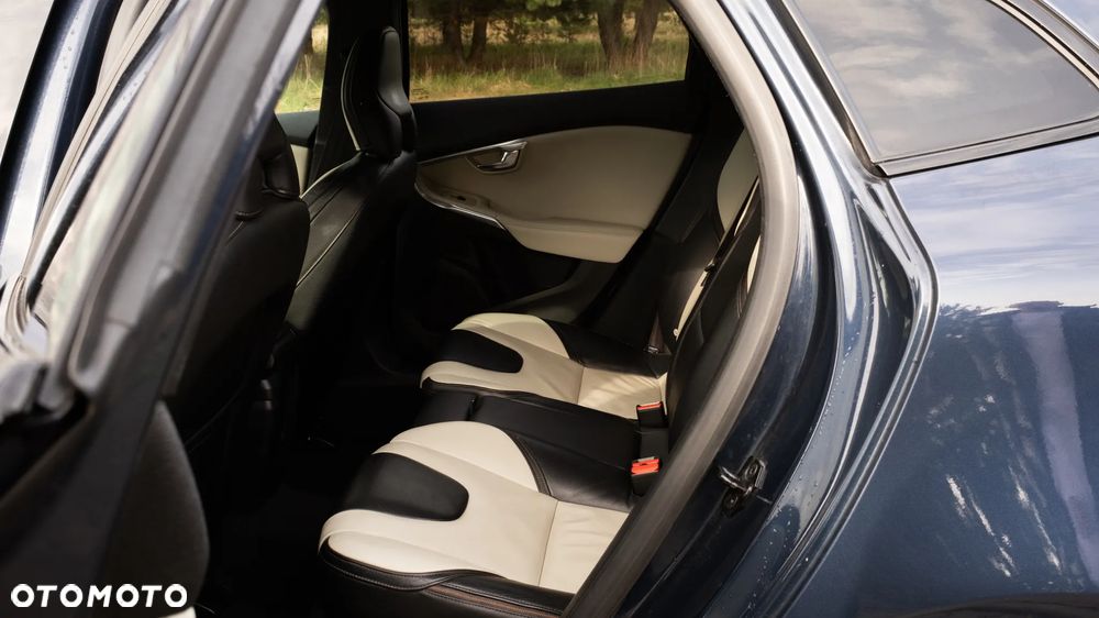 Volvo V40 Cross Country D2 - 13