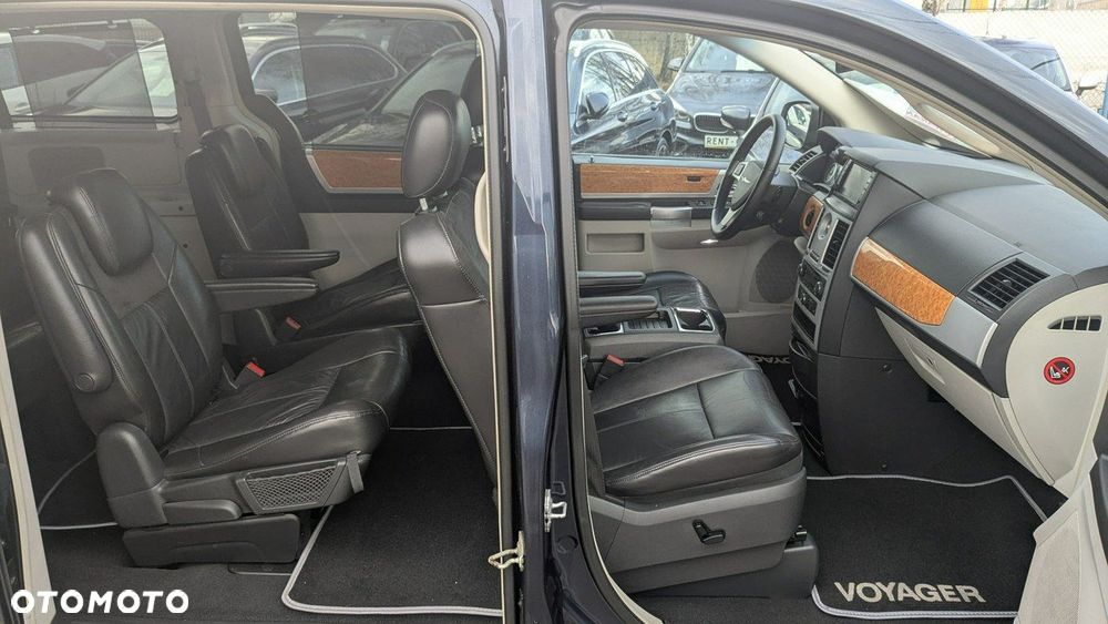 Chrysler Grand Voyager - 20