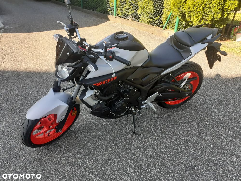 Yamaha MT - 12
