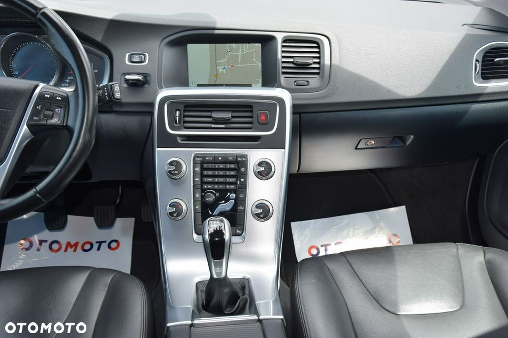 Volvo V60 Cross Country D3 Drive-E Summum - 21