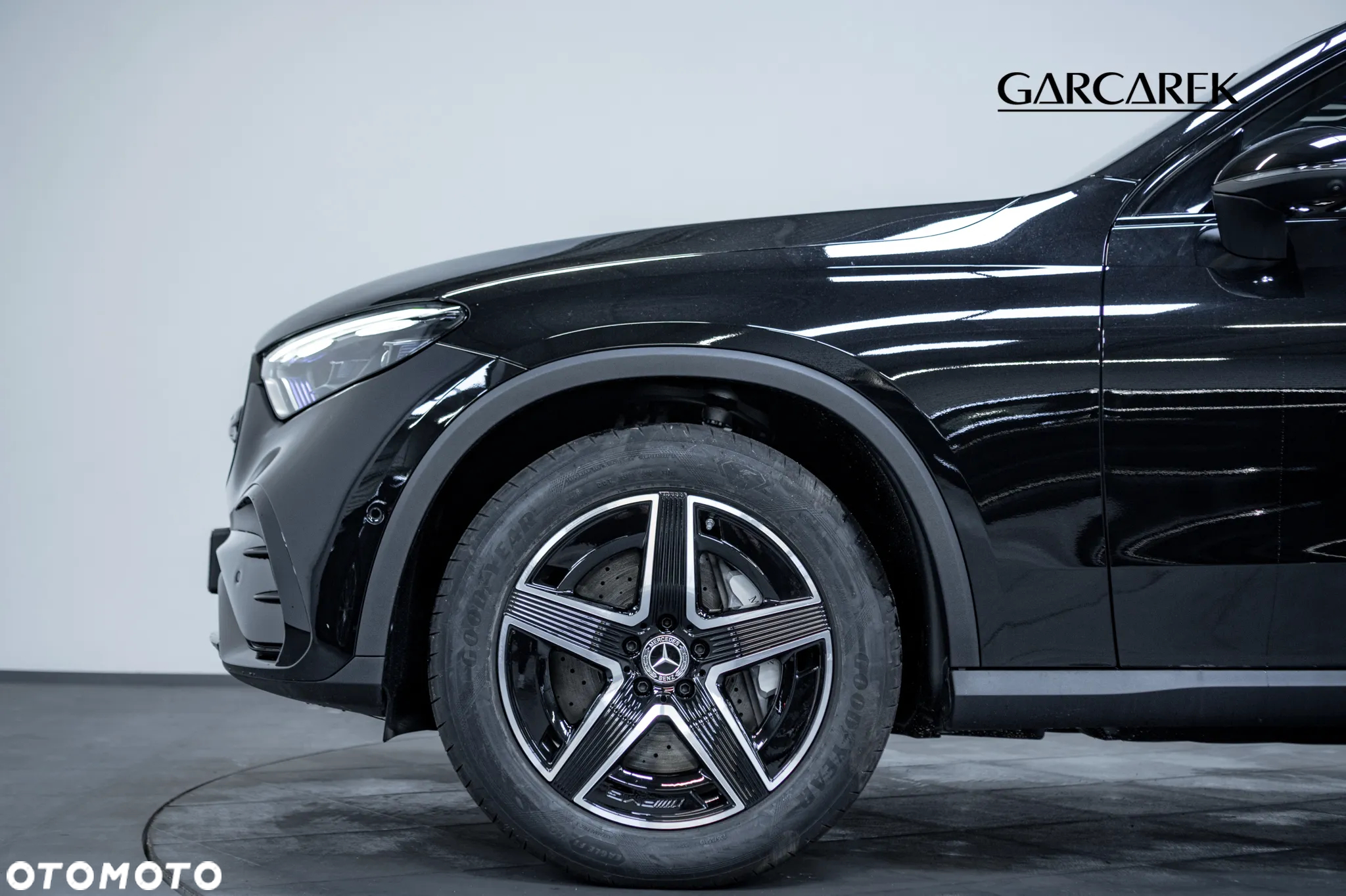 Mercedes-Benz GLC 300 4-Matic - 4