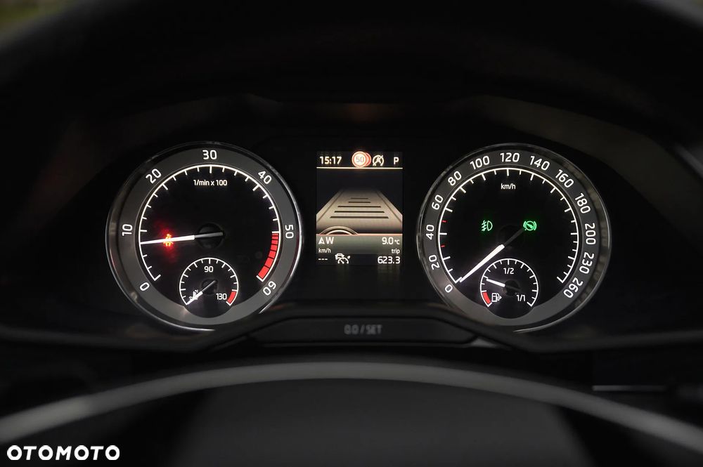 Skoda Superb 2.0 TDI 4x4 Style DSG - 29