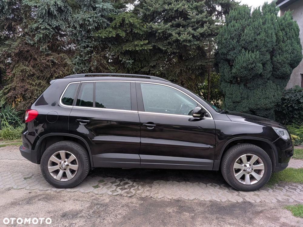 Volkswagen Tiguan - 1