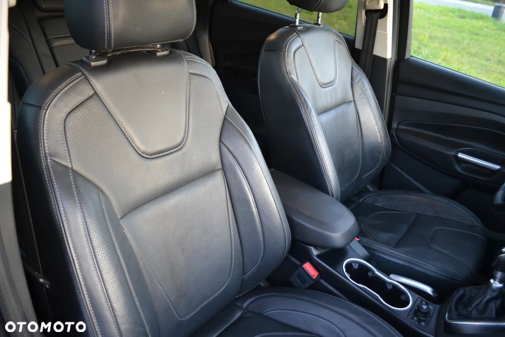 Ford Kuga 2.0 TDCi 4x4 Titanium - 26