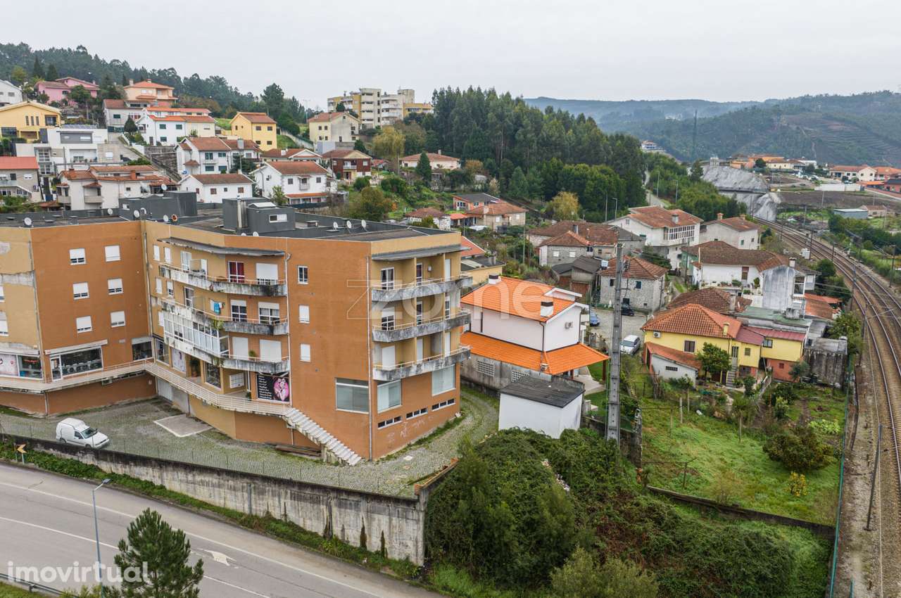 Lojas - Edifício Variante em Sobreira | Paredes - Grande imagem: 3/28
