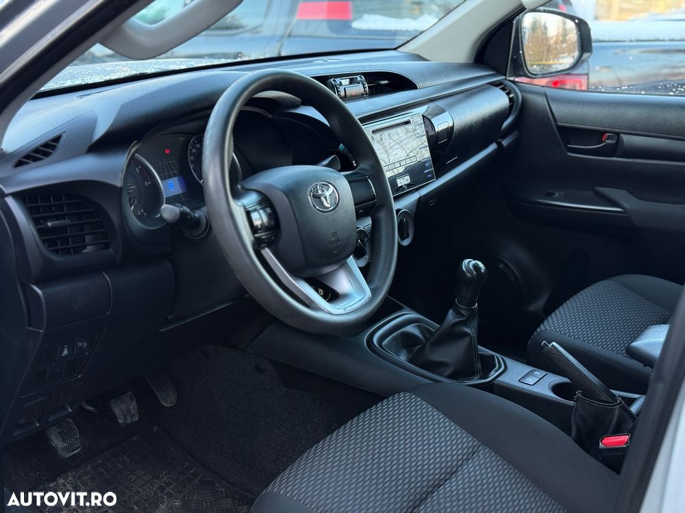 Toyota Hilux 4x4 Double Cab M/T Comfort - 5