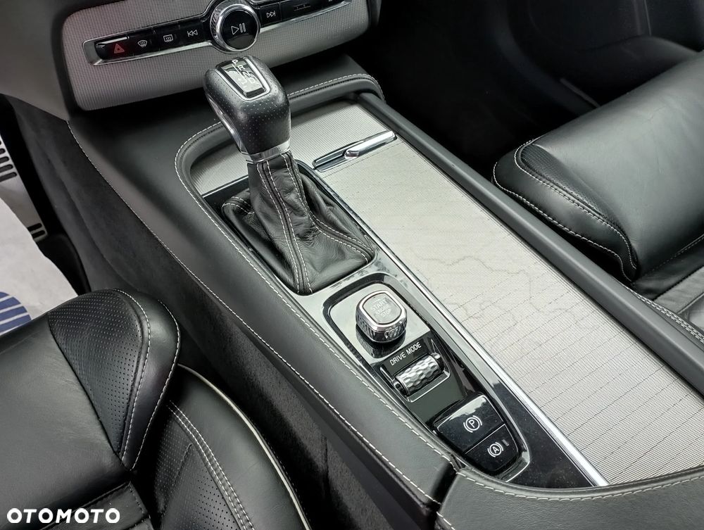 Volvo XC 90 B5 D AWD Geartronic RDesign - 37