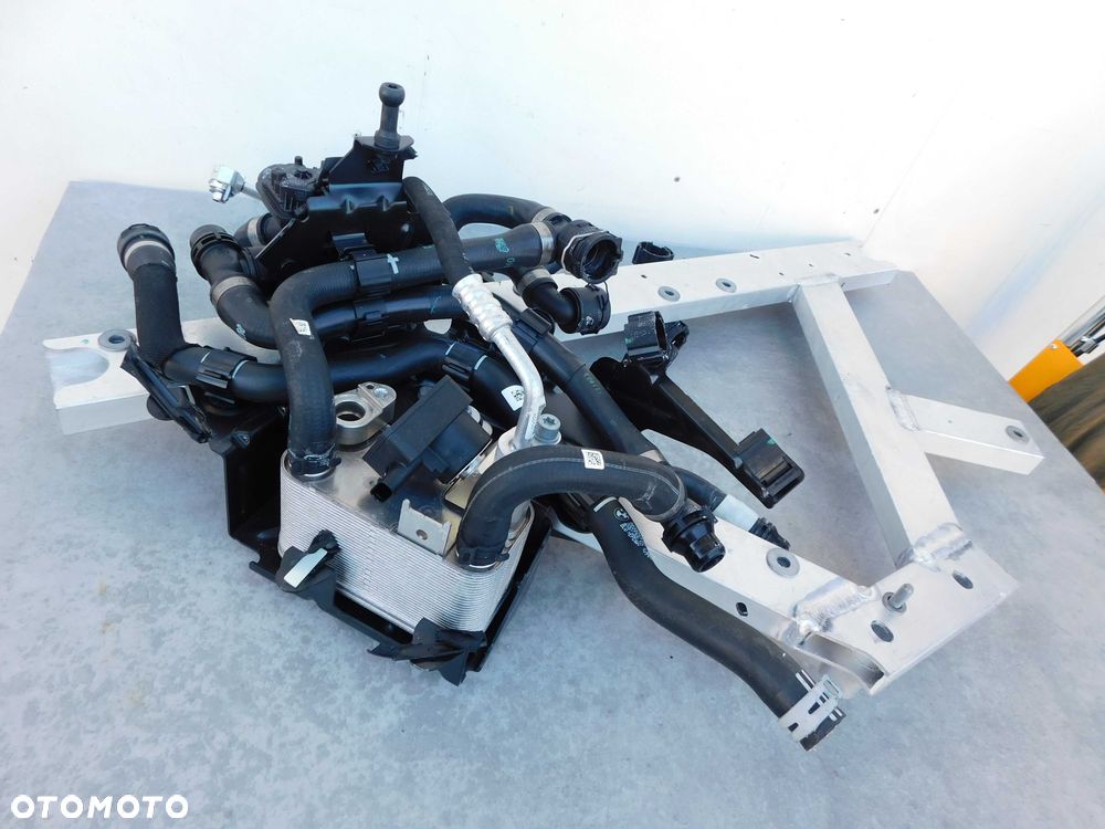 BMW 4 g26 wspornik belka chłodnica wymiennik zawory węże wody komplet