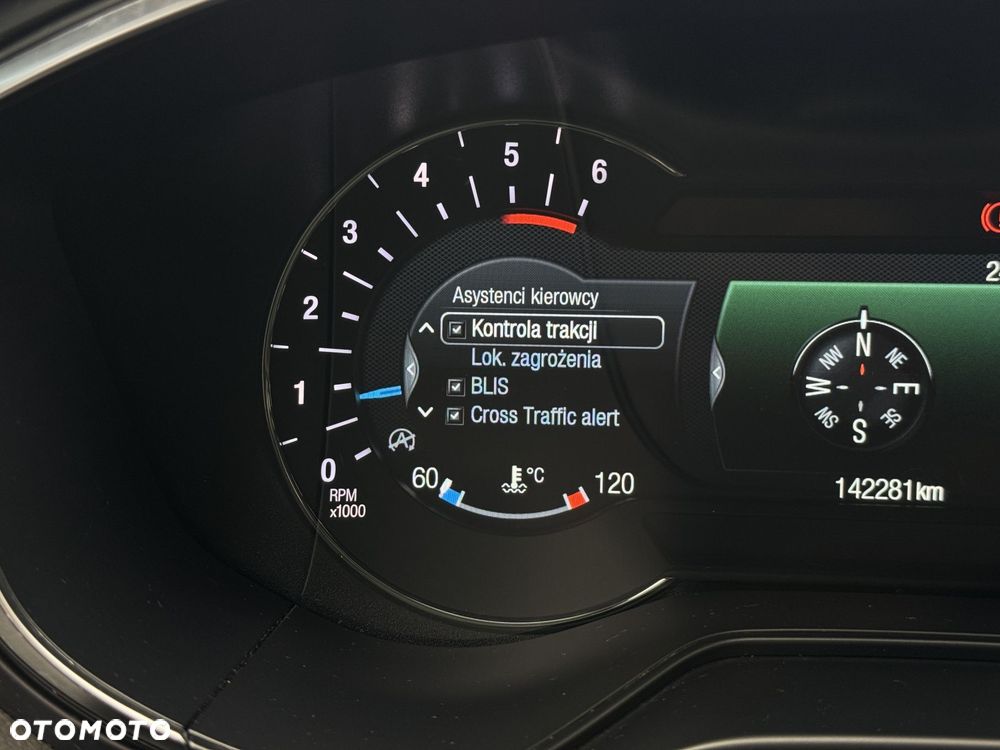 Ford Mondeo - 36