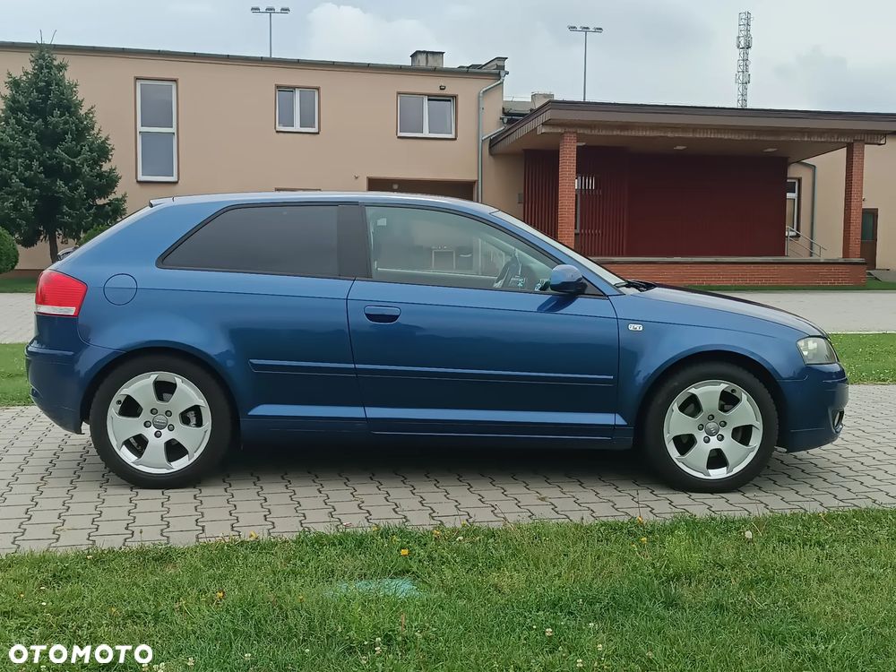 Audi A3 3-drzwiowe 1.6 Attraction - 4