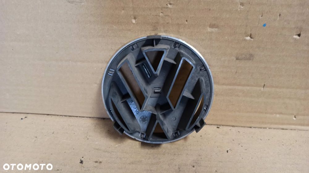 # ZNACZEK EMBLEMAT ATRAPY GRILLA VW PASSAT B5 LIFT nr 3B0853601C - 2