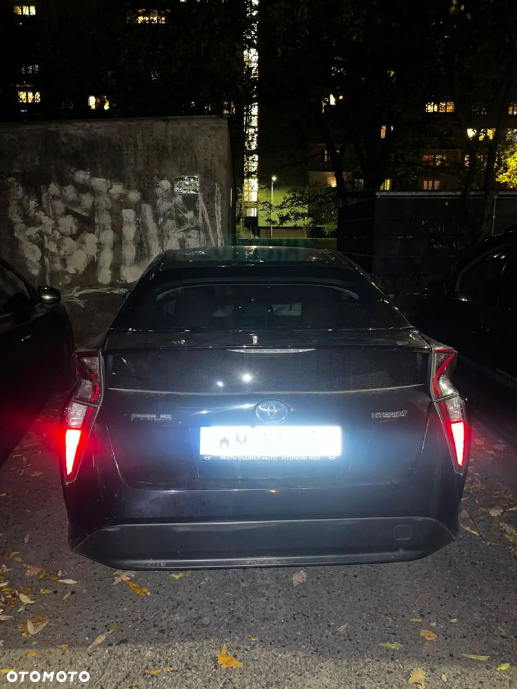 Toyota Prius 1.8 Hybrid Premium - 11