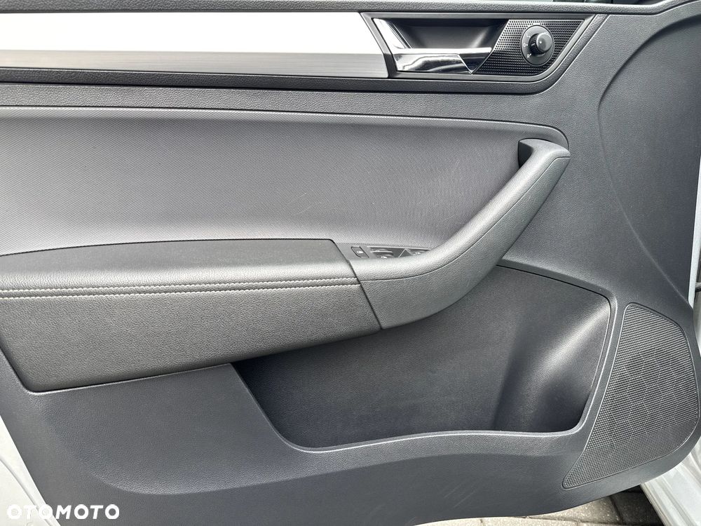 Skoda RAPID Spb 1.0 TSI Ambition - 15