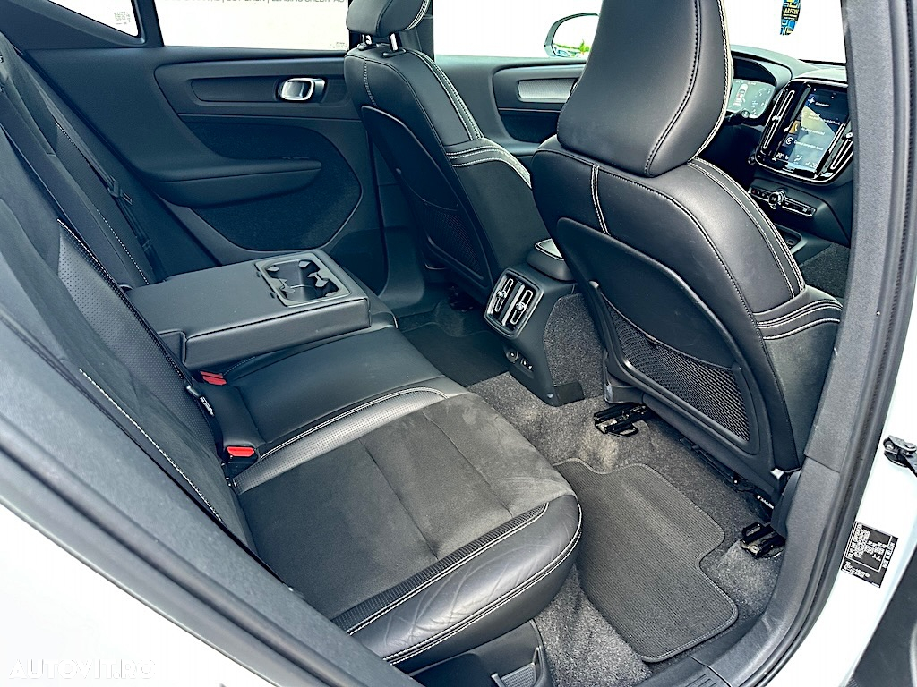 Volvo XC 40 D4 AWD R-Design - 8