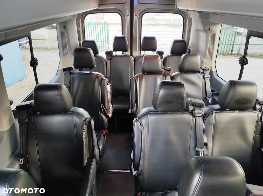 Ford Transit Autobus 18 osób 2.2 TDCI 155 KM 2017 r - 34