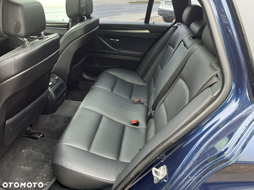 BMW Seria 5 535d Touring - 29